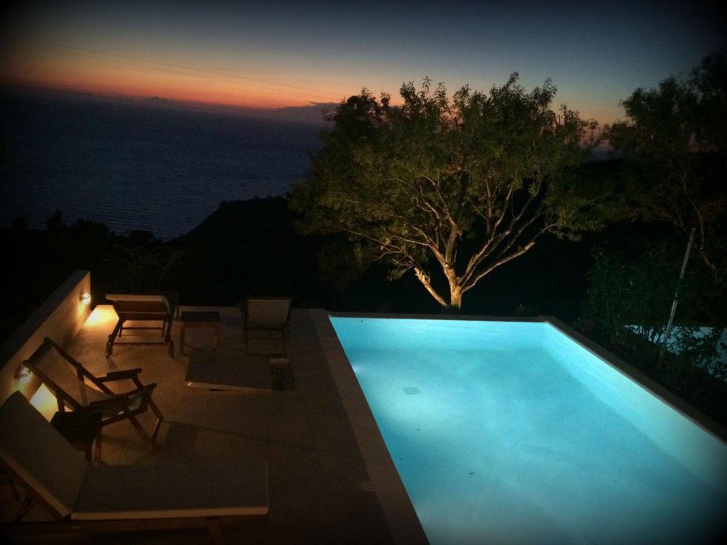 Yades Villas Athánion الغرفة الصورة